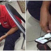 tukang-servis-kulkas-ini-malah-nonton-video-bokep-dan-bahas-gituan-dirumah-customer