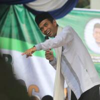 pa-212-abdul-somad-ulama-yang-harus-dimuliakan