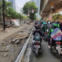 jadi-tamparan-untuk-anies-driver-ojol-ungkap-penyebab-jalan-satrio-macet