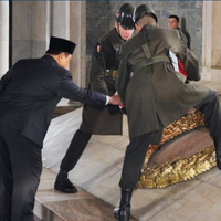 terbang-ke-turki-prabowo-ziarah-ke-makam-bapak-sekulerisme-kemal-ataturk