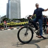 ketua-fraksi-pdip-dki-tantang-gubernur-anies-bersepeda-setiap-hari