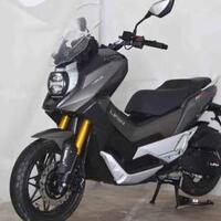 satu-satunya-rival-head-to-head-honda-adv150-shock-depan-sudah-upside-down