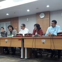 tanpa-psi-komisi-c-dprd-dki-gelar-konpers-bela-anggaran-komputer-rp-1289-miliar