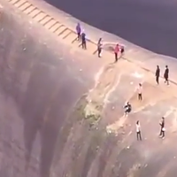 mau-selfi-atau-cari-mati-video-ini-mencengangkan-untuk-ditonton-gan