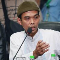 pengadilan-agama-wajibkan-uas-serahkan-rp-50-juta-ke-mantan-istri