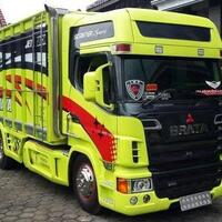 lukisan-di-trukmu-adalah-idolamu-kagumilah-7-artis-idola-supir-truk-ini