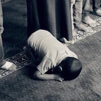 enam-cara-khusyu--dalam-shalat