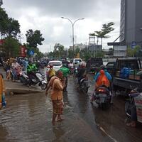 hujan-semalaman-melumpuhkan-palembang