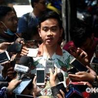 tolak-gibran-ratusan-kader-geruduk-kantor-pdip-solo