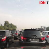tol-japek-macet-sepanjang-10-km-hari-ini