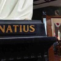 umat-katolik-ikuti-misa-malam-natal-di-gereja-st-ignatius-kalasan-sleman