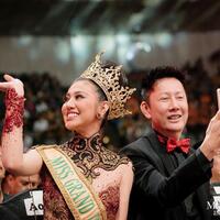 papa-nawat-president-of-mgi-yang-cinta-dengan-batik-indonesia