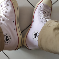 rekomendasi-sneakers-putih-yang-wajib-banget-dimiliki-cekidot