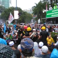fpi-demo-nasdem-mending-duitnya-buat-panti-asuhan