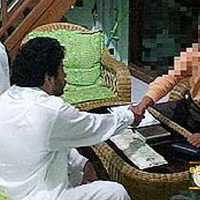 kimpoi-kontrak-di-puncak-dibabat-turis-arab-pulang-lebih-cepat