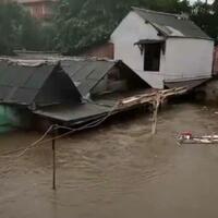 tahun-baru-jakarta-di-kepung-banjir