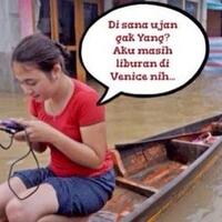 anies-cerita-banyak-anak-senang-main-di-banjir-dianggap-kolam-renang