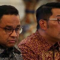 foto--gelombang-tinggi-air-laut-di-pesisir-jakarta