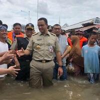 anies-minta-peringatan-banjir-dilakukan-manual-door-to-door