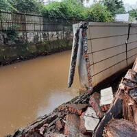 update-sudin-sda-janji-rampungkan-perbaikan-tanggul-kali-krukut