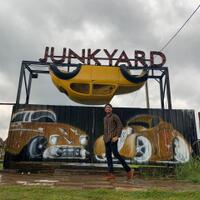 junkyard-auto-park-kreativitas-tanpa-batas-rongsokan-pun-jadi-spot-swaphoto-indah