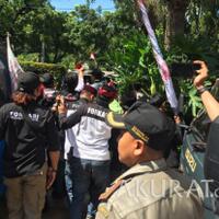 dikira-musuh-massa-bang-japar-nyaris-bentrok-dengan-temannya-sendiri