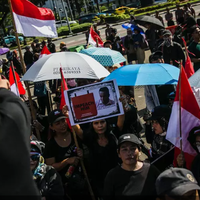foto-aksi-massa-pro-dan-kontra-anies-baswedan-di-depan-balai-kota