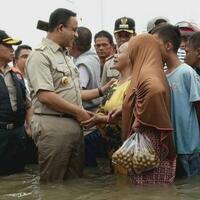 populi-center-sebut-gubernur-anies-lebih-sibuk-tanggapi-netizen-saat-banjir-jakarta