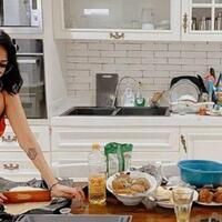 vanessa-angel-ajak-suami-bikin-dosa-di-dapur-pakaiangayanya-bikin-salfok