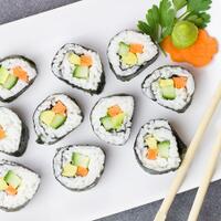 sushi-alpukat-ide-bekal-buat-si-kecil-besok