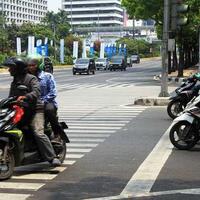 beda-pengendara-indonesia-berlalu-lintas-dengan-pengendara-luar-negeri