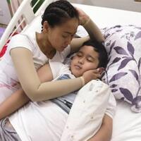 mengejutkan-demi-anaknya-sembuh-inul-daratista-rela-beli-mainan-sampai-ke-singapure