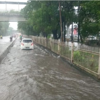 terimbas-banjir-sejumlah-rute-transjakarta-tak-bisa-layani-warga