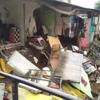 3-ruko-di-pulo-gadung-amblas-akibat-longsor