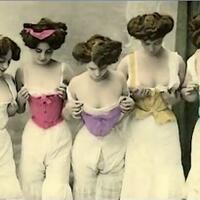 pasukan-rebahan-wajb-bacafoto-bersejarah-ini-mngkin-tak-akan-kalian-prcaya-faktanya