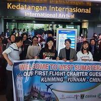 ada-penolakan-dari-warga-wagub-sumbar-minta-kepulangan-turis-china-dipercepat