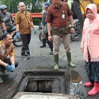 surat-terbuka-untuk-bu-risma-yang-suka-turun-saat-banjir