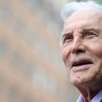 kirk-douglas-meninggal-dunia-inilah-tiga-film-yang-pernah-dibintanginya