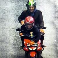 pemotor-dalam-foto-ini-ternyata-buronan-para-polisi-kenapa