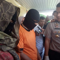 sudah-minta-ampun-karena-lemas-suami-tetap-paksa-istri-layani-4-temannya
