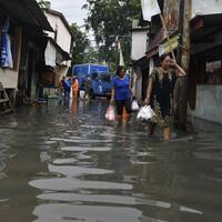 kekhawatiran-warga-semakin-sering-saat-hujan-melanda-ibu-kota