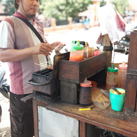 omset-pedagang-bakso-bakar-keliling-ini-luar-biasa-bisa-menjual-600-tusuk-per-hari