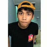 gokil-ada-yang-salat-dengan-baju-pas-body-nasehat-pria-ini-sungguh-sarkas-bro