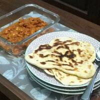 chicken-tikka-masala-dan-naan-bread