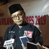 jalanan-berlubang-guntur-romli-sindir-anies-kalau-ngaspal-monas-aja-cepet