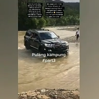 heboh-mobil-mewah-harga-21-milyar-menyeberangi-sungai-apakah-sultan-pulang-kampung