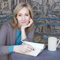 j-k-rowling-penulis-hebat-yang-hidup-melarat-hingga-menjadi-wanita-terkaya