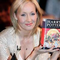 si-penyihir-wanita-jk-rowling