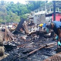 api-hanguskan-14-kios-warga-begini-kronologi-kebakaran-di-pasar-makale-tana-toraja