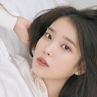 balik-dari-milan-fashion-week-iu-isolasi-diri-sendiri--tak-hadiri-acara-penghargaan